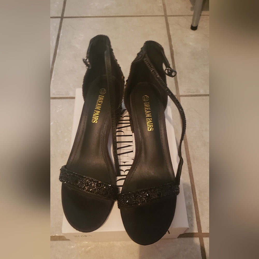 Sandals - Picture 3 of 5